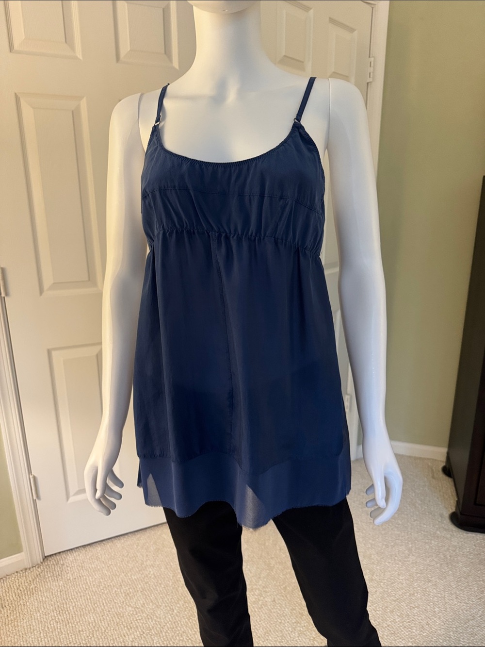 Vince silk tunic tops size medium. One has tags on. Bundle of 2